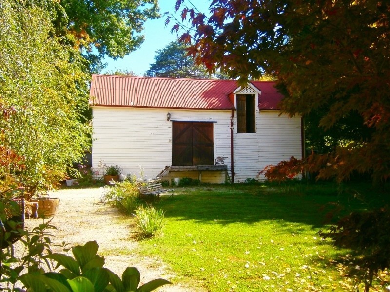 4 Main Rd, Stanley VIC 3747