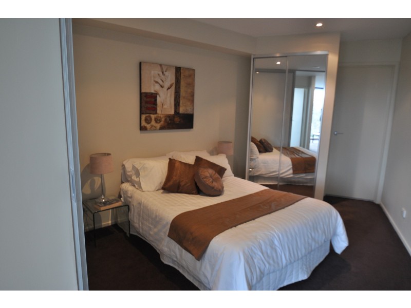 83 Queens Road, Melbourne VIC 3004