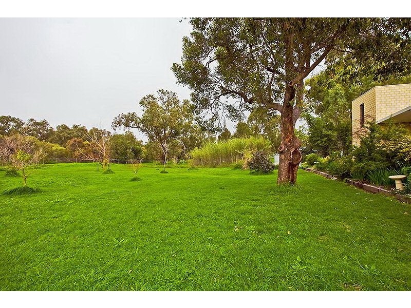 8 Harris Street, Beckenham WA 6107