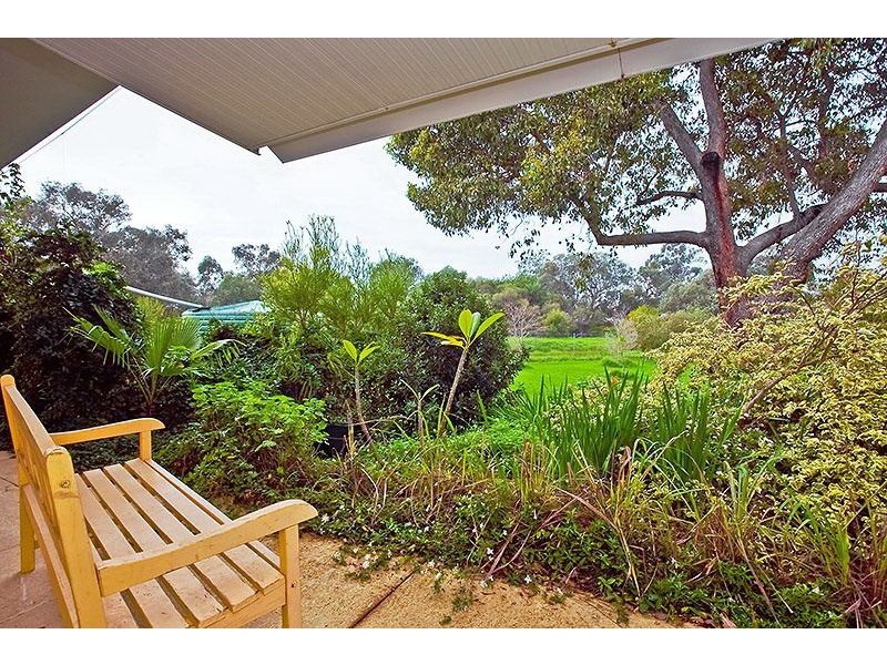 8 Harris Street, Beckenham WA 6107