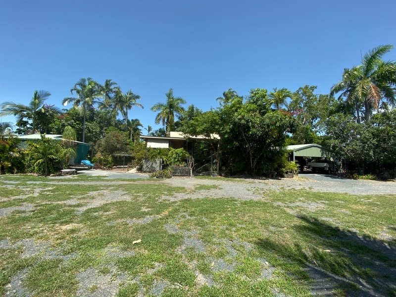 2A & 2B Swan Street, Slade Point QLD 4740