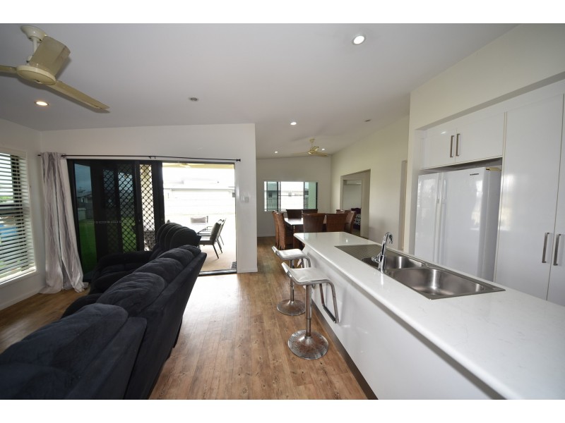 19 Drury Street, Ooralea QLD 4740