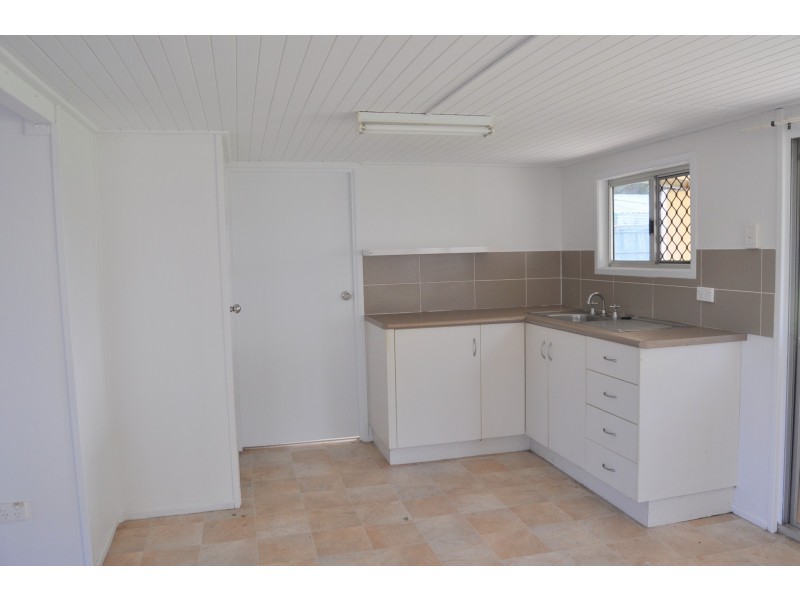 28 Edward Street, South Mackay QLD 4740