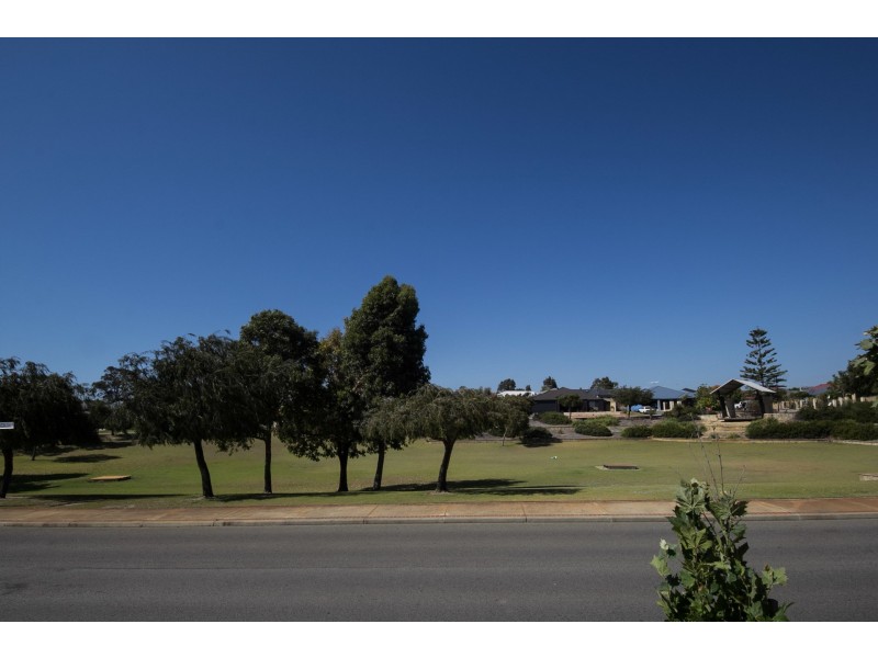 29 Bluebush Avenue, Beeliar WA 6164