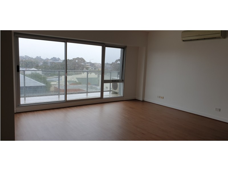 401/135 INKERMAN STREET, St Kilda VIC 3182