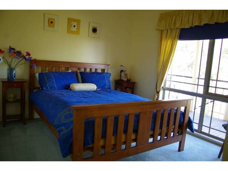 10 Newton Crt, Nicholson VIC 3882