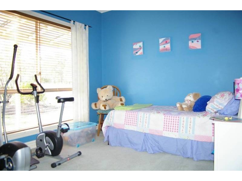 10 Newton Crt, Nicholson VIC 3882