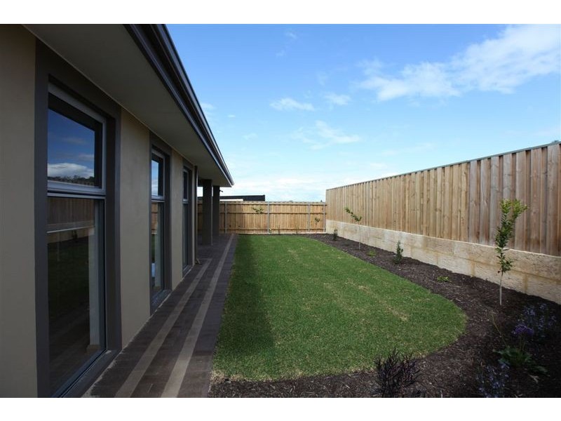 75 Beachside Pde, Yanchep WA 6035