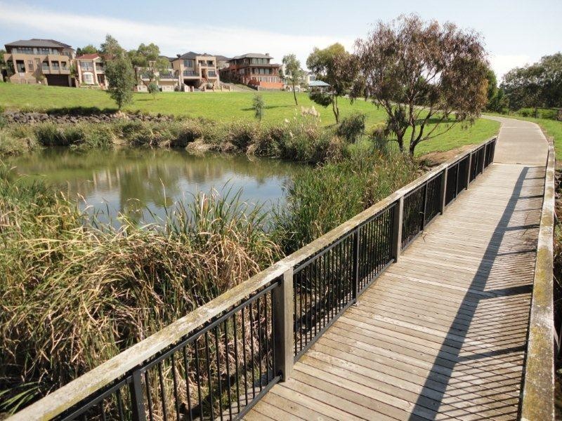 53 Waterford Avenue, Maribyrnong VIC 3032