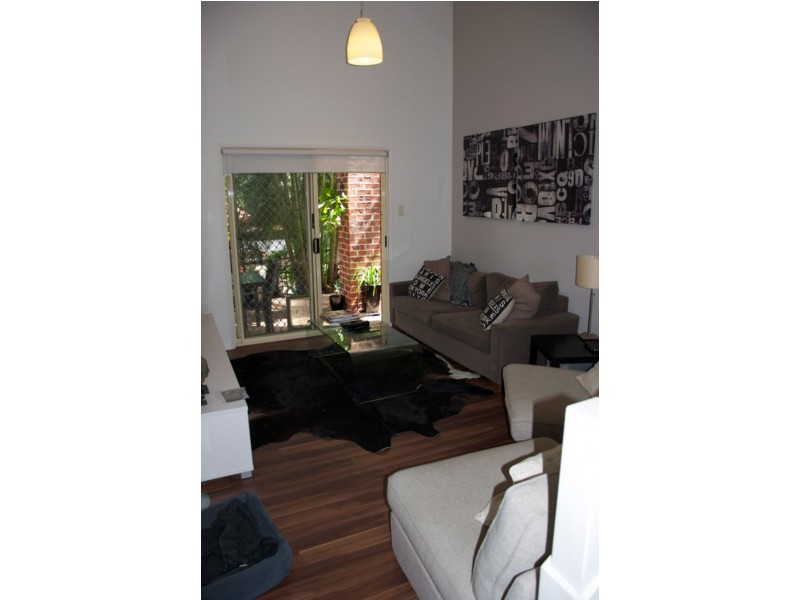 16/100 Racecourse Dive, Bundall QLD 4217