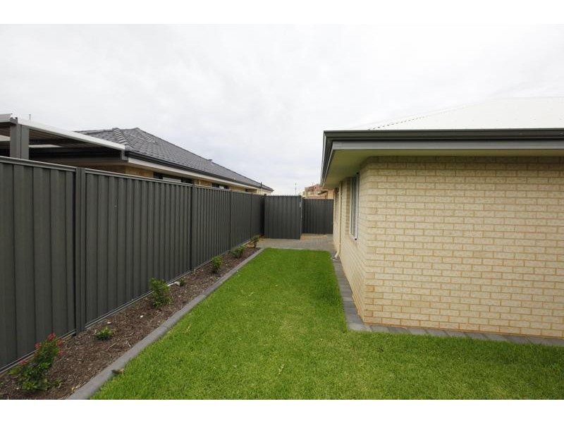 32 Whitehorse Drive, Harrisdale WA 6112