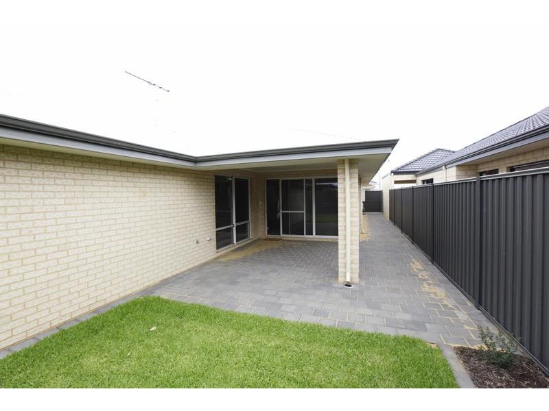32 Whitehorse Drive, Harrisdale WA 6112