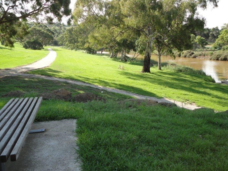 53 Waterford Avenue, Melbourne VIC 3000