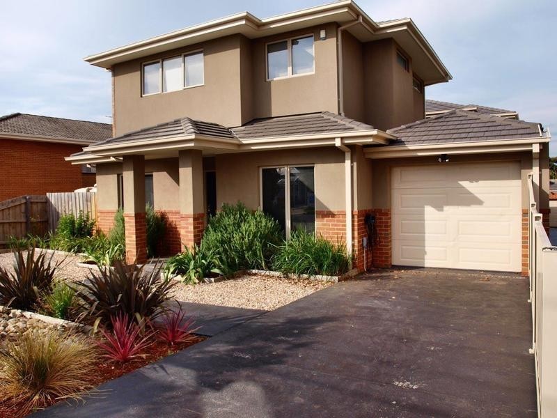 1/10 Banchory, Essendon VIC 3040