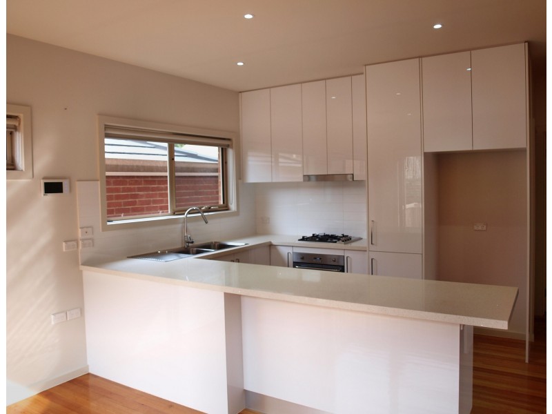 1/10 Banchory, Essendon VIC 3040