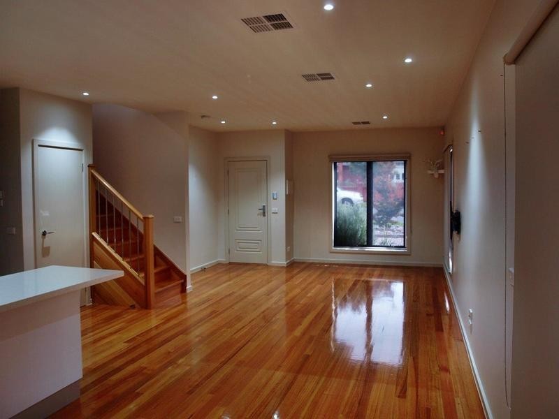 1/10 Banchory, Essendon VIC 3040