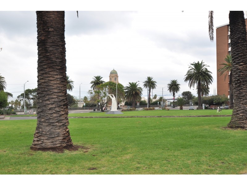 17/7 Alfred Square, St Kilda VIC 3182