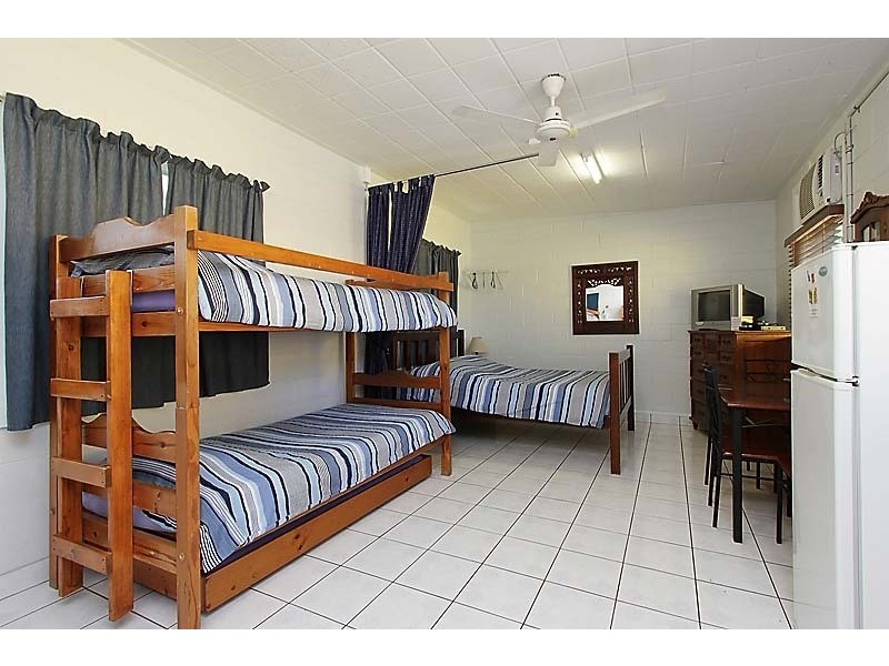 6 George St, Seaforth QLD 4741