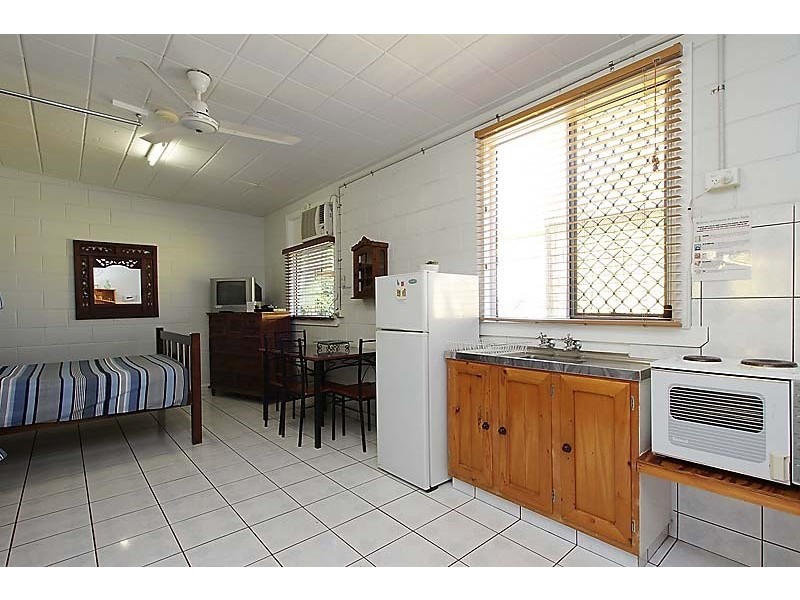 6 George St, Seaforth QLD 4741