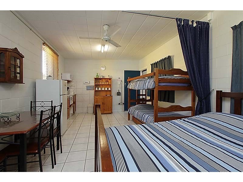 6 George St, Seaforth QLD 4741