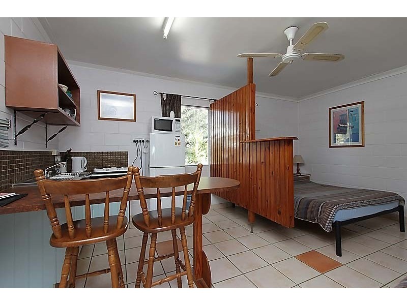 6 George St, Seaforth QLD 4741