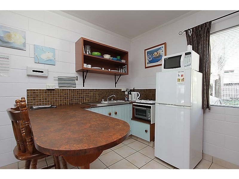 6 George St, Seaforth QLD 4741