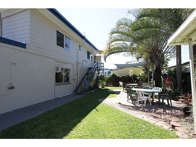 6 George St, Seaforth QLD 4741