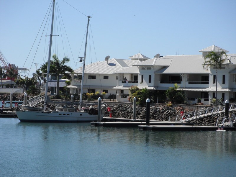 12/16 Sir Leslie Thiess Drive, Townsville City QLD 4810