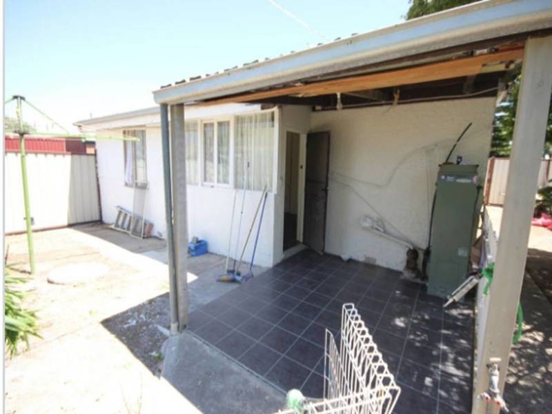 2 Walmer Avenue, St Albans VIC 3021