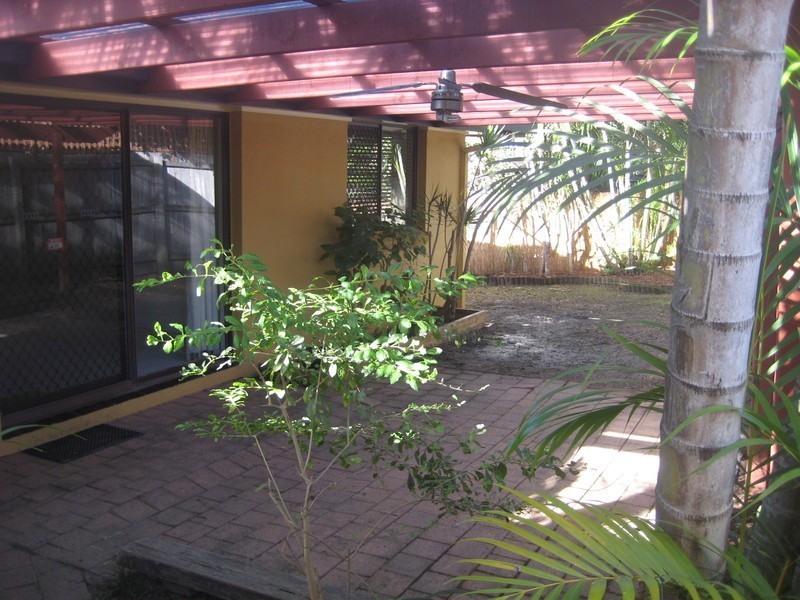 2/60 Blake Street, Southport QLD 4215