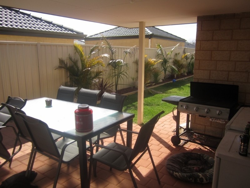 221 Bartram Road, Atwell WA 6164