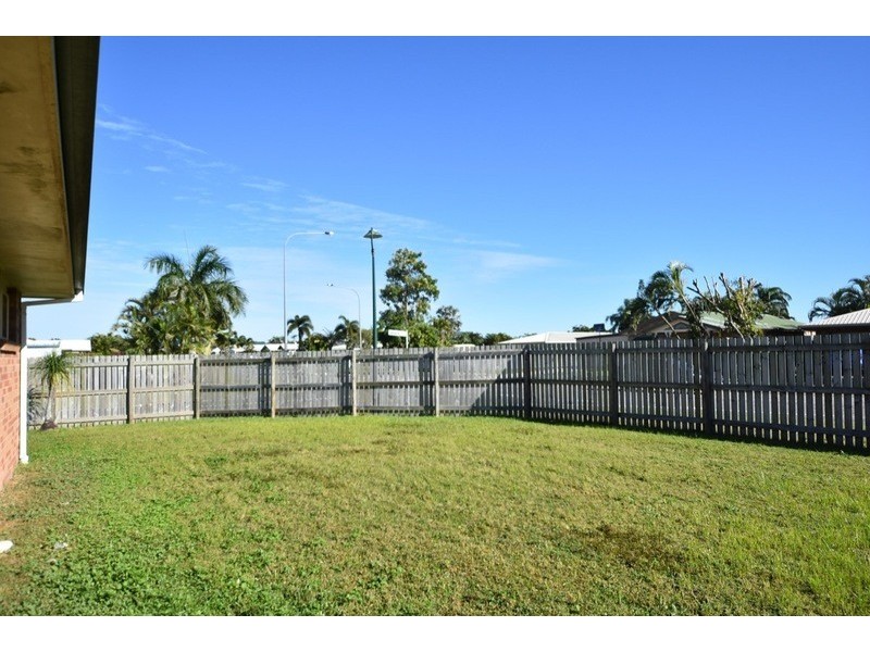 1 Aberdeen Court, Beaconsfield QLD 4740