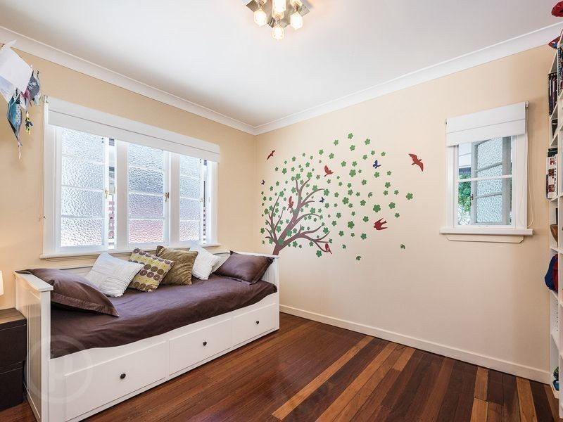 34 Gatling Road, Cannon Hill QLD 4170