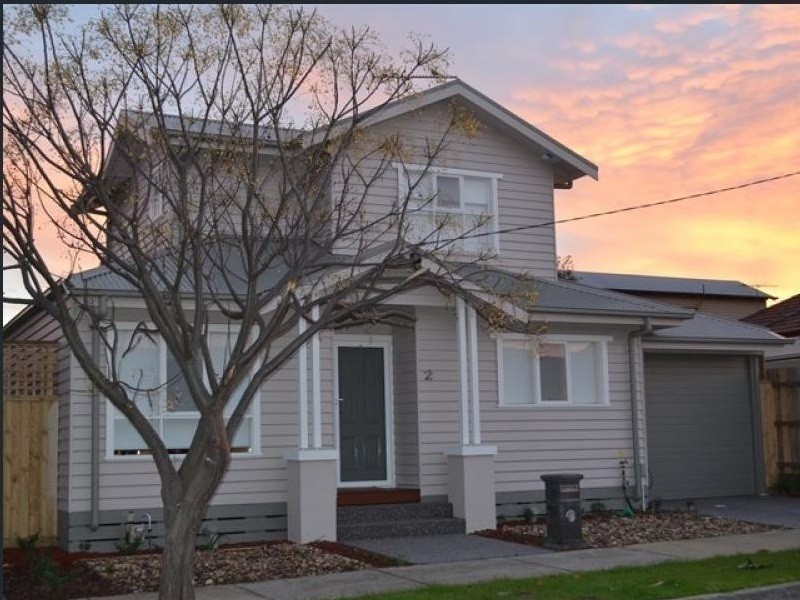 2P Youngman Street, Preston VIC 3072