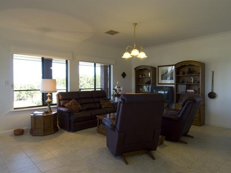 33 Mountain Ave, Normanville SA 5204