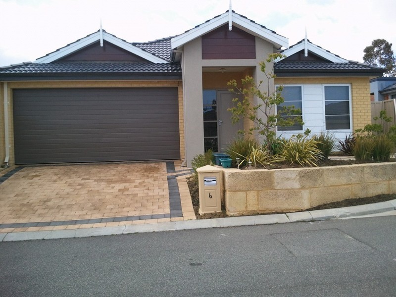 6 Peebles Cross, Sinagra WA 6065