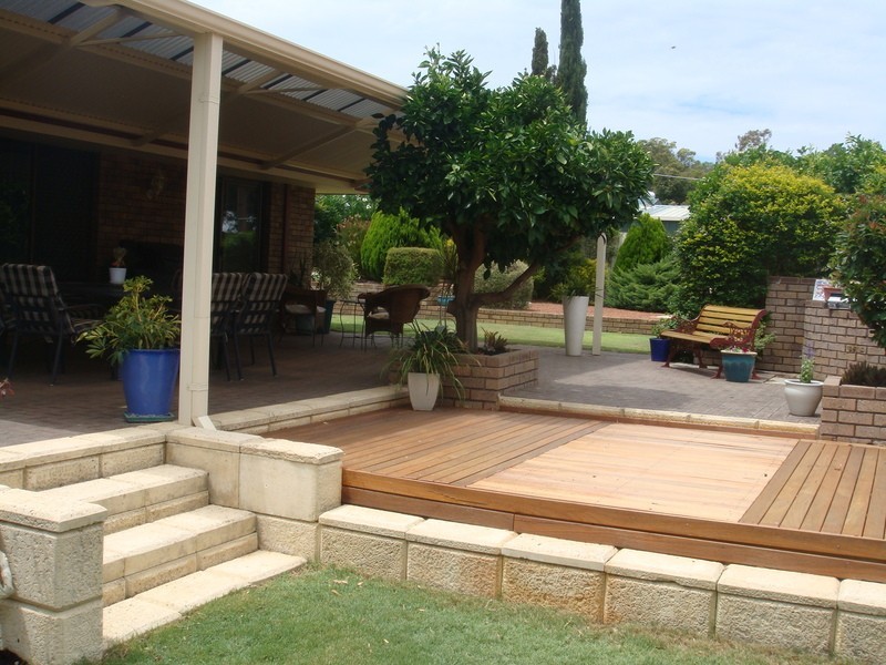 37 Scenic Drive, Maida Vale WA 6057