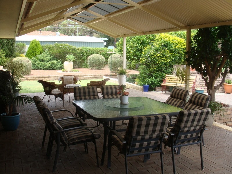 37 Scenic Drive, Maida Vale WA 6057