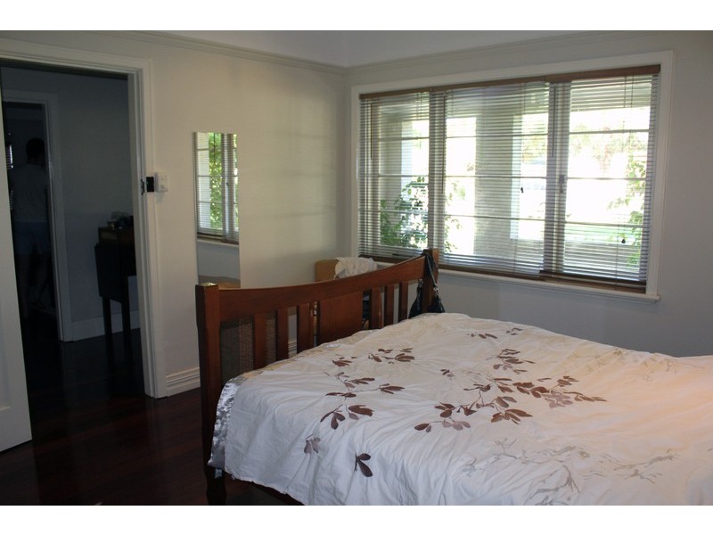 4 Sixth Avenue, Kensington WA 6151