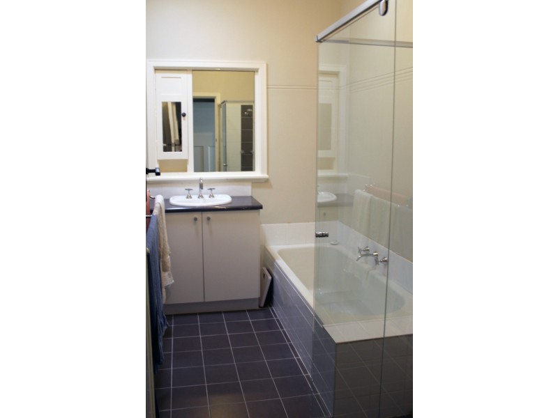 4 Sixth Avenue, Kensington WA 6151