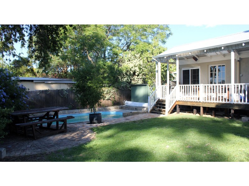 4 Sixth Avenue, Kensington WA 6151