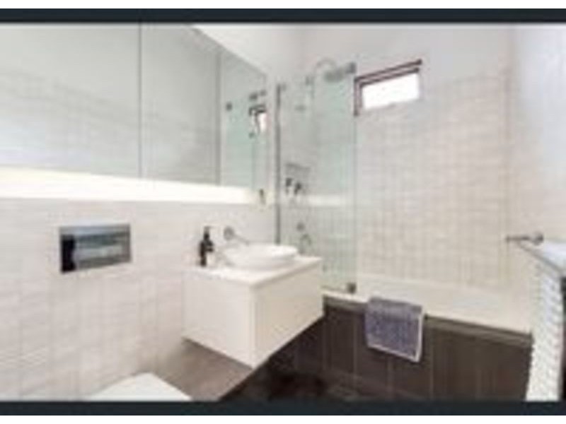 33 Kensington Road, Kensington VIC 3031