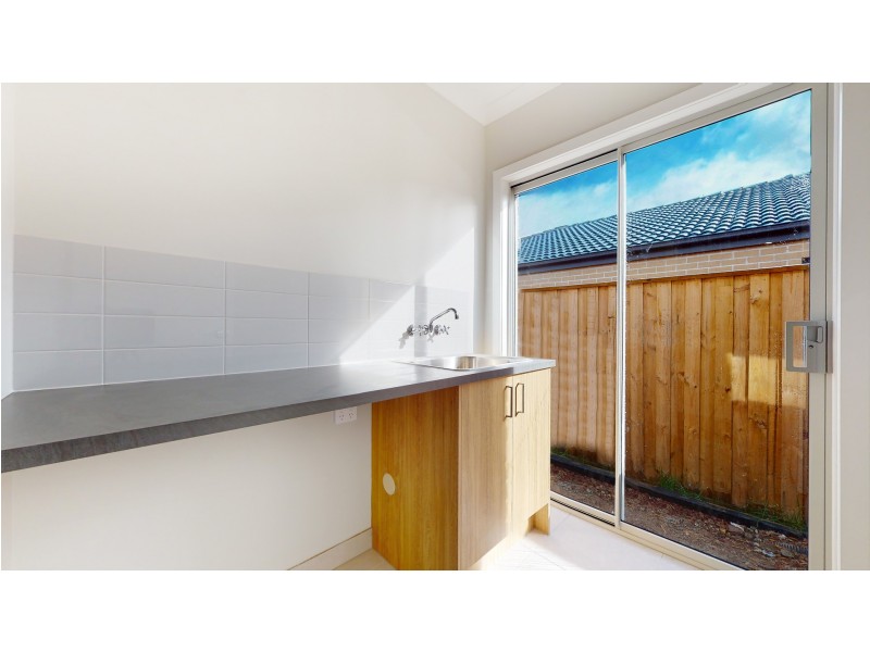 256 Dewhurst Circuit, Cranbourne East VIC 3977