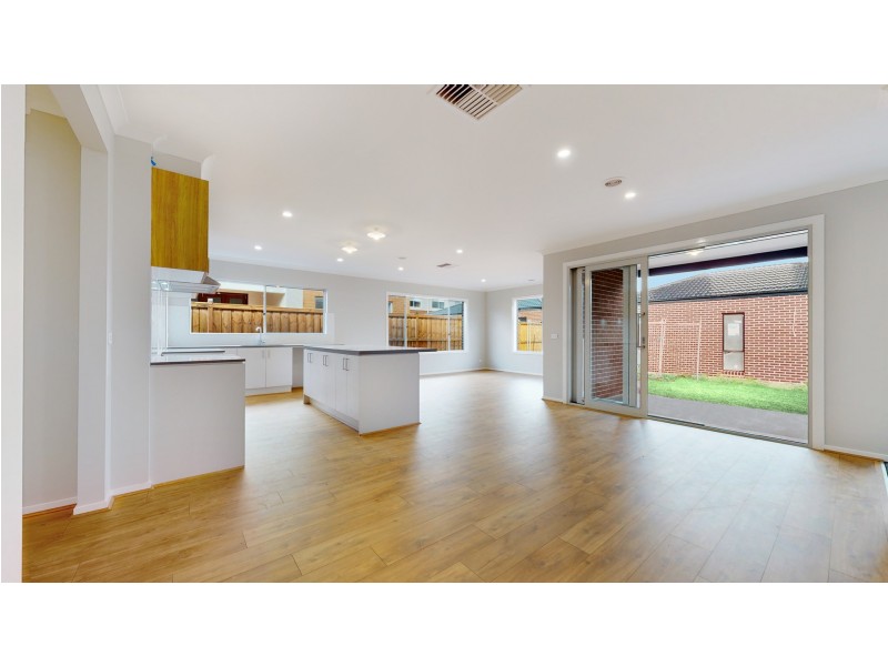 Clyde North VIC 3978