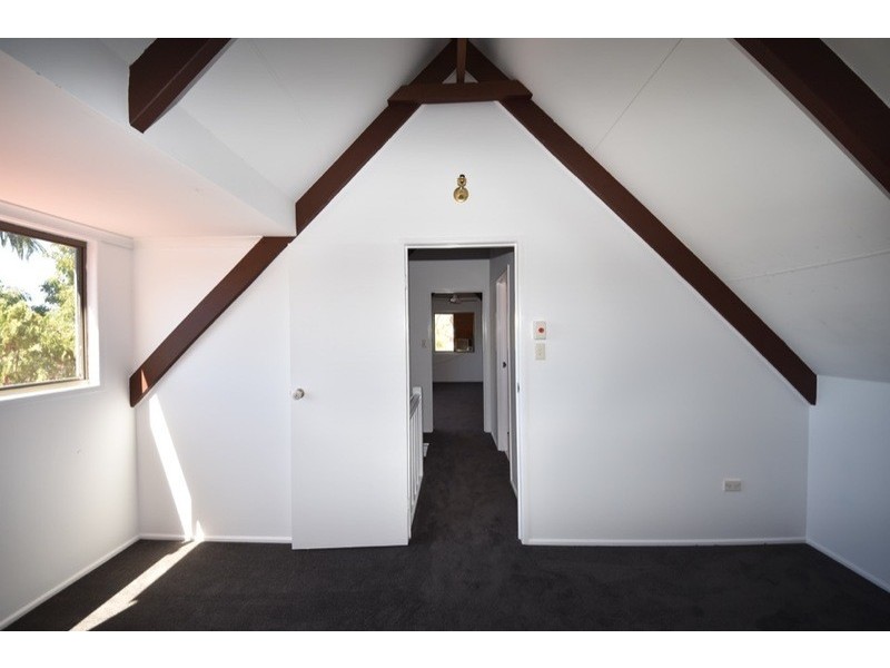 27 Pittman st, Beaconsfield QLD 4740