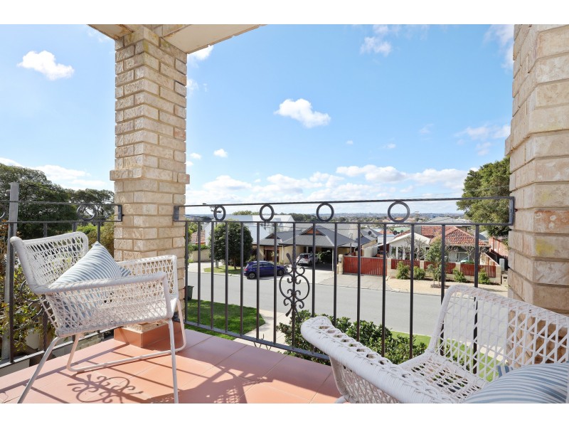 253 Woodside Street, Doubleview WA 6018