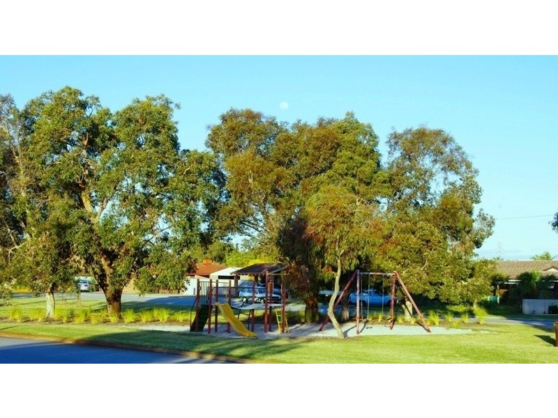 11 Saurel Way, Ferndale WA 6148