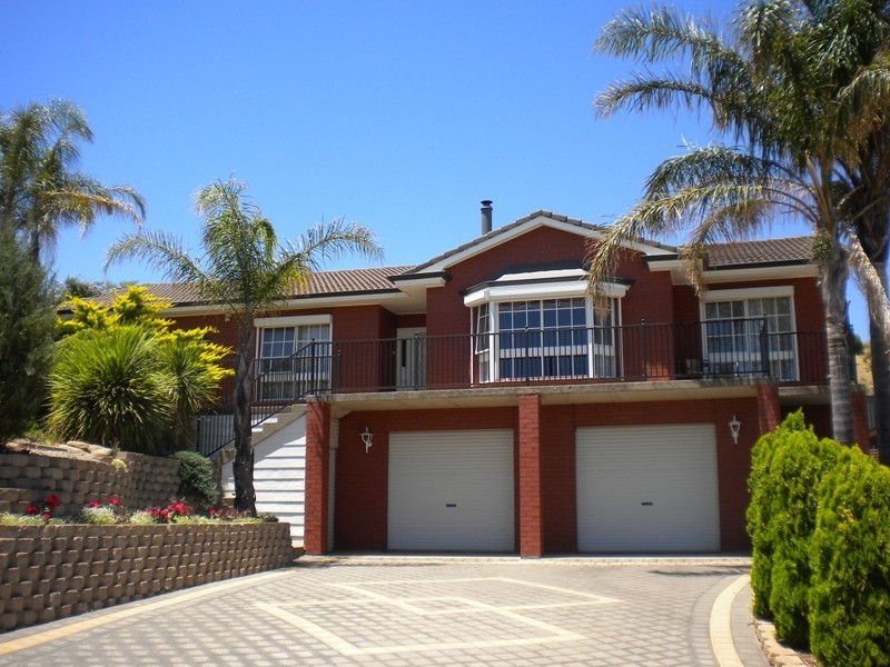 7 Luderitz Close, Hallett Cove SA 5158