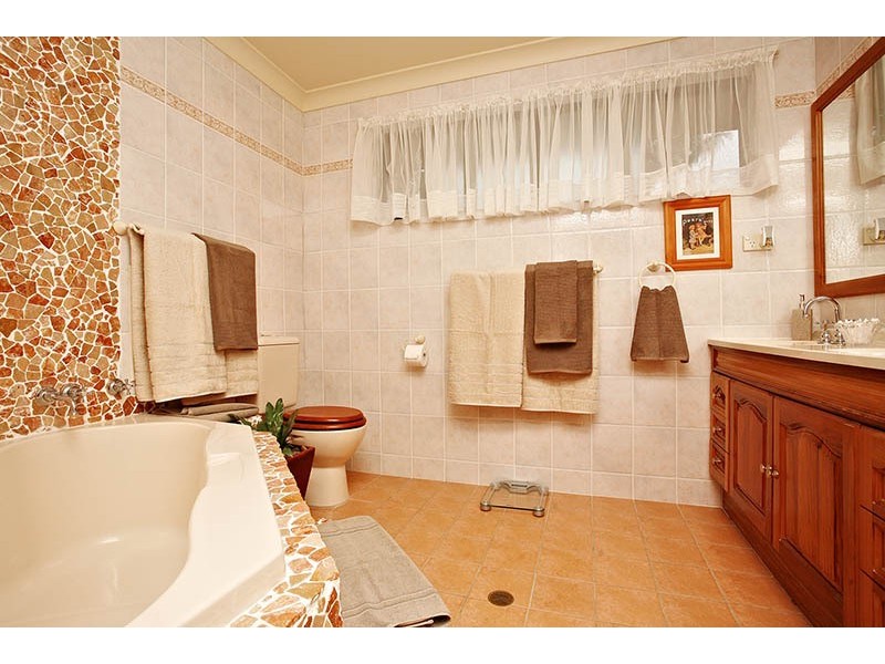 33 Enfield Street, Jamisontown NSW 2750