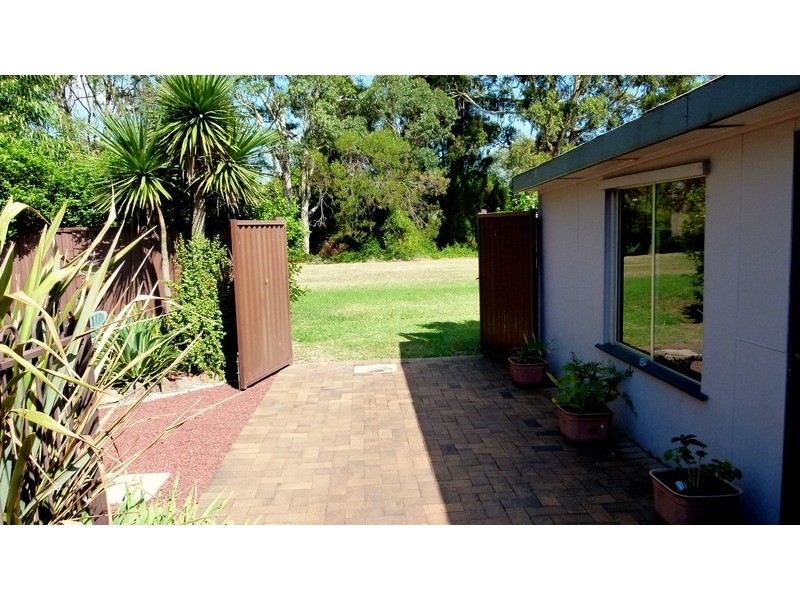 17 Clarence St, Macquarie Fields NSW 2564